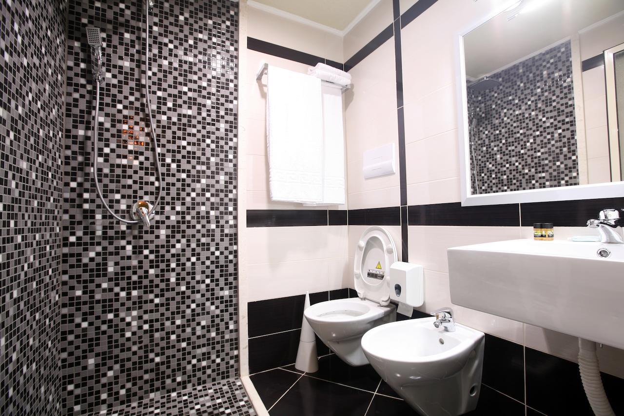 Hotel Kastria Tirana Zimmer foto
